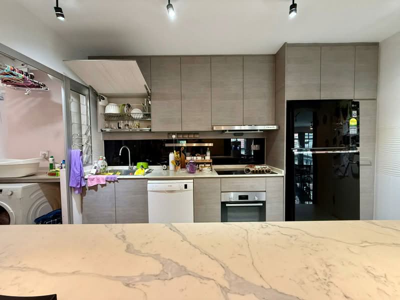 439B Bukit Batok West Avenue 8, 439B Bukit Batok West Avenue 8, 3 Bedrooms, 1,216 sqft, HDB Flat For Sale, by Michael Ooi, 500114577 - Kitchen - PropertyGuru.com.sg