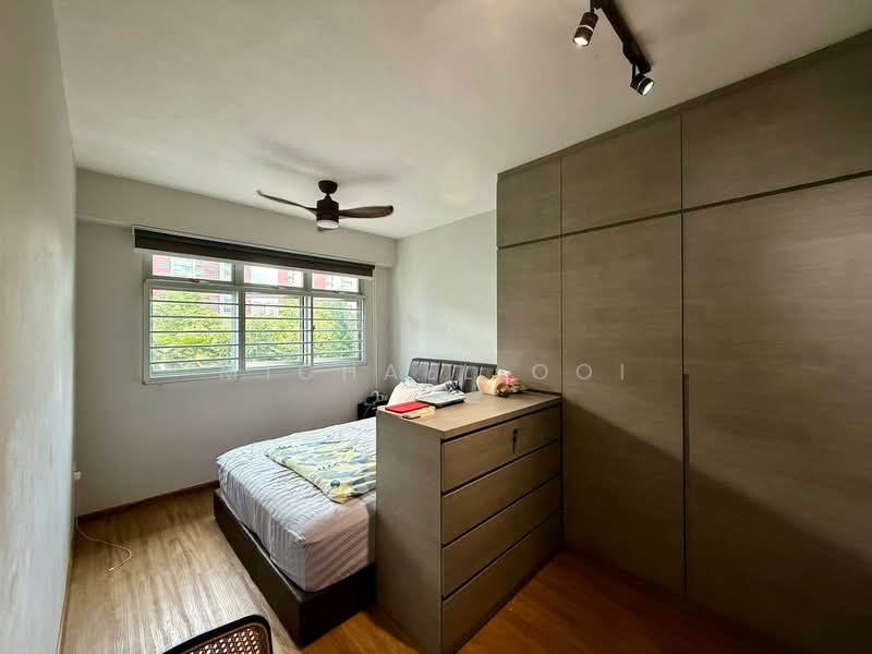 439B Bukit Batok West Avenue 8, 439B Bukit Batok West Avenue 8, 3 Bedrooms, 1,216 sqft, HDB Flat For Sale, by Michael Ooi, 500114577 - Bedroom - PropertyGuru.com.sg