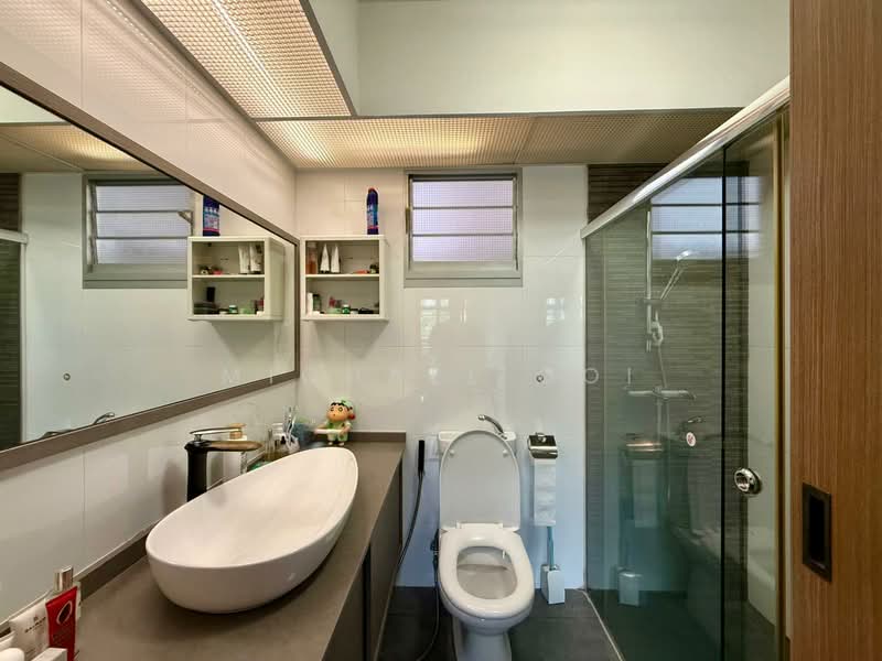 439B Bukit Batok West Avenue 8, 439B Bukit Batok West Avenue 8, 3 Bedrooms, 1,216 sqft, HDB Flat For Sale, by Michael Ooi, 500114577 - Bathroom - PropertyGuru.com.sg