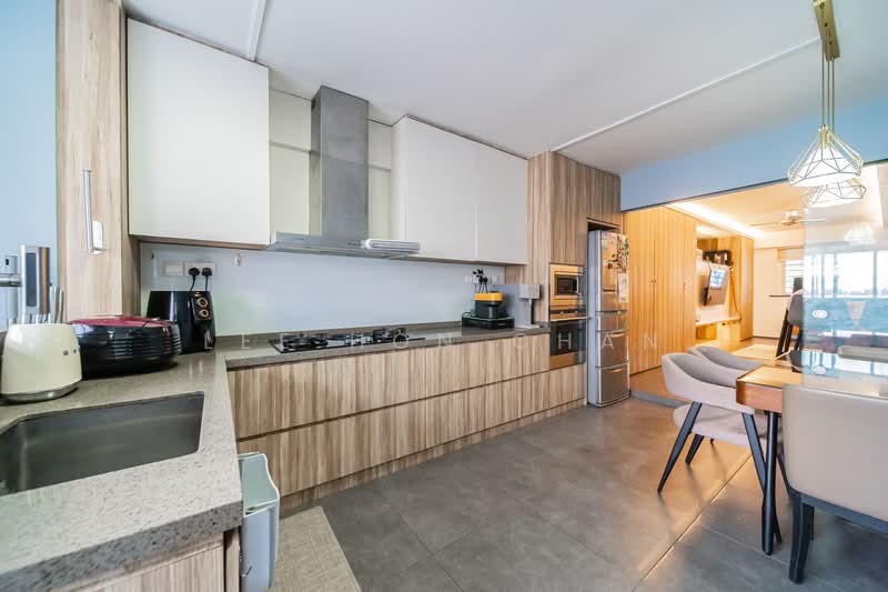 129 Yishun Street 11, 129 Yishun Street 11, 2 Bedrooms, 721 sqft, HDB Flat For Sale, by Lee Hon Chan, 500114585 - Kitchen - PropertyGuru.com.sg