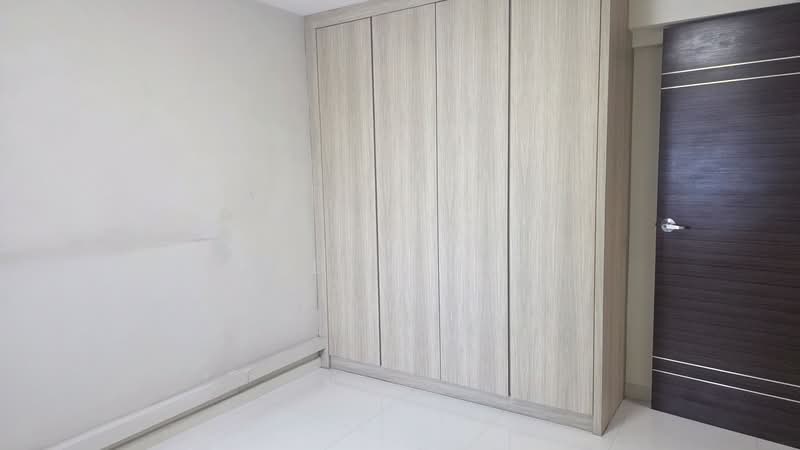 1 Tanjong Pagar Plaza, 1 Tanjong Pagar Plaza, 2 Bedrooms, 635 sqft, HDB Flat For Sale, by Helen Neo, 500114586 - MASTER BEDROOM - PropertyGuru.com.sg