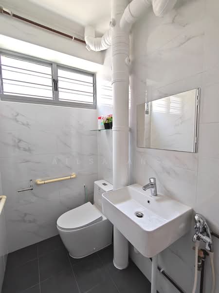 16 Toh Yi Drive, 16 Toh Yi Drive, 3 Bedrooms, 1,119 sqft, HDB Flat For Sale, by Ailsa Ang, 500114589 - Bathroom - PropertyGuru.com.sg