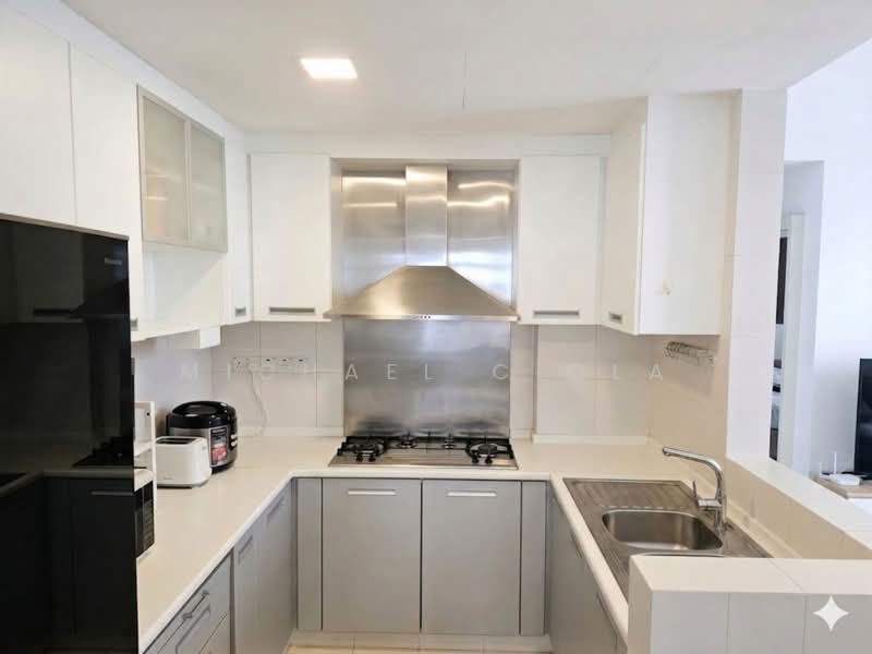 Blue Horizon, 29 West Coast Crescent, 2 Bedrooms, 958 sqft, Condominium For Sale, by Michael Ciola, 500114591 - Kitchen - PropertyGuru.com.sg