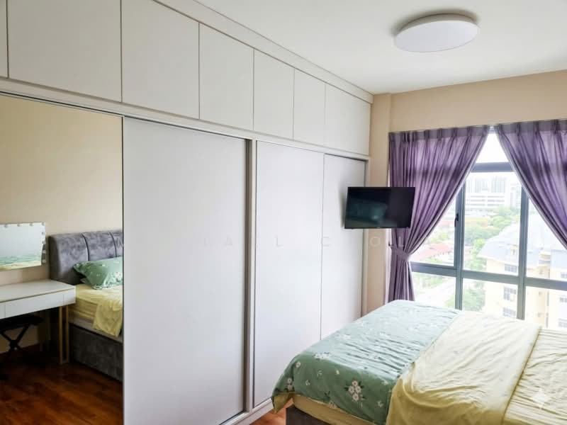 Blue Horizon, 29 West Coast Crescent, 2 Bedrooms, 958 sqft, Condominium For Sale, by Michael Ciola, 500114591 - Bedroom - PropertyGuru.com.sg