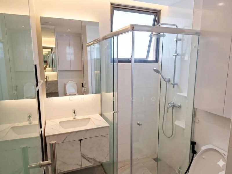 Blue Horizon, 29 West Coast Crescent, 2 Bedrooms, 958 sqft, Condominium For Sale, by Michael Ciola, 500114591 - Bathroom - PropertyGuru.com.sg