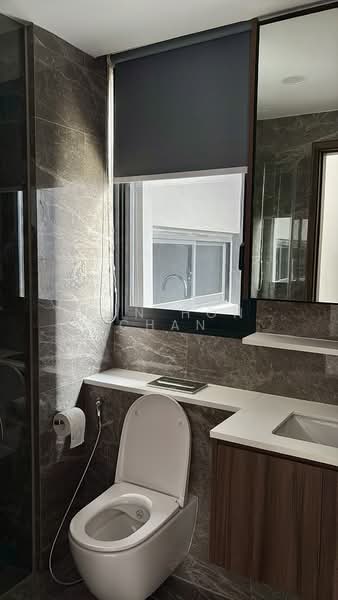 Lentor Modern, Lentor Central, 3 Bedrooms, 980 sqft, Condominium For Rent, by Mun Hon Chan, 500114602 - Bathroom - PropertyGuru.com.sg