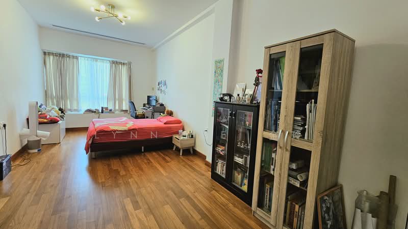 Charlton Park, Jalan Pelikat, 6 Bedrooms, 5,888 sqft, Semi-Detached House For Sale, by Lynn Lee  金玲, 500114615 - Ensuite Common Bedroom - PropertyGuru.com.sg