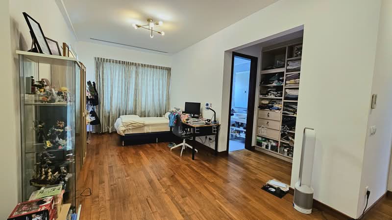 Charlton Park, Jalan Pelikat, 6 Bedrooms, 5,888 sqft, Semi-Detached House For Sale, by Lynn Lee  金玲, 500114615 - Ensuite Common Bedroom - PropertyGuru.com.sg