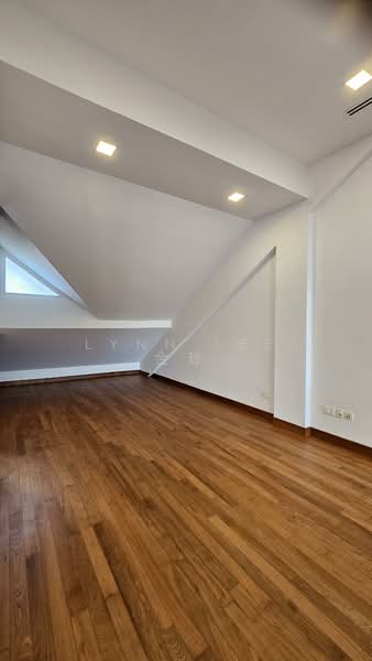 Charlton Park, Jalan Pelikat, 6 Bedrooms, 5,888 sqft, Semi-Detached House For Sale, by Lynn Lee  金玲, 500114615 - Bedroom - PropertyGuru.com.sg