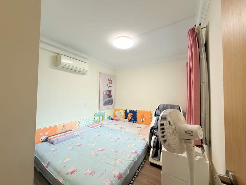 649A Jurong West Street 61, 649A Jurong West Street 61, 3 Bedrooms, 1,184 sqft, HDB Flat For Sale, by James Yeo, 500114623 - Bedroom - PropertyGuru.com.sg