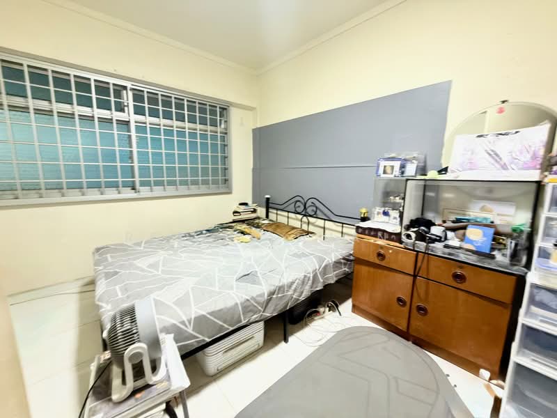 345 Tampines Street 33, 345 Tampines Street 33, 3 Bedrooms, 1,140 sqft, HDB Flat For Sale, by Regina Huang, 500114633 - Bedroom - PropertyGuru.com.sg