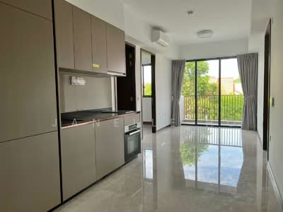 For Rent - Royalgreen