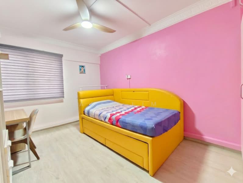160 Bukit Batok Street 11, 160 Bukit Batok Street 11, 3 Bedrooms, 1,130 sqft, HDB Flat For Sale, by Alex Lim, 500114653 - Bedroom - PropertyGuru.com.sg