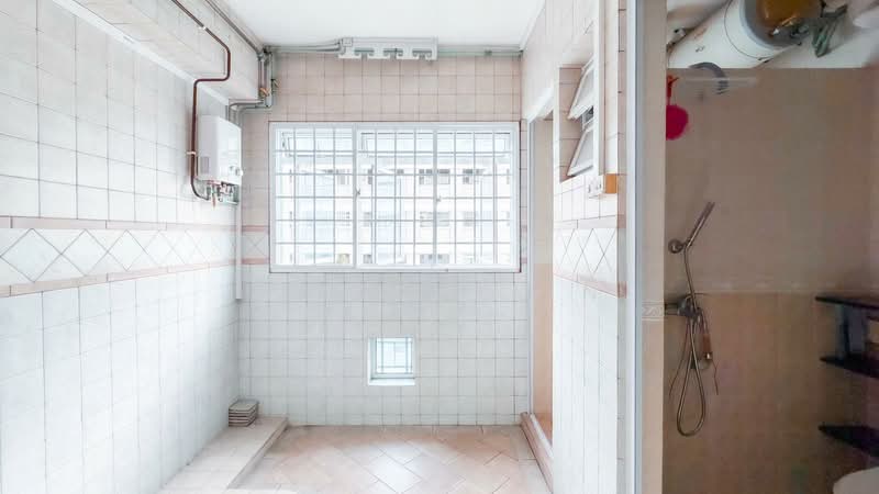 891 Tampines Avenue 8, 891 Tampines Avenue 8, 3 Bedrooms, 1,076 sqft, HDB Flat For Sale, by Elliot Lin, 500114657 - Bathroom - PropertyGuru.com.sg