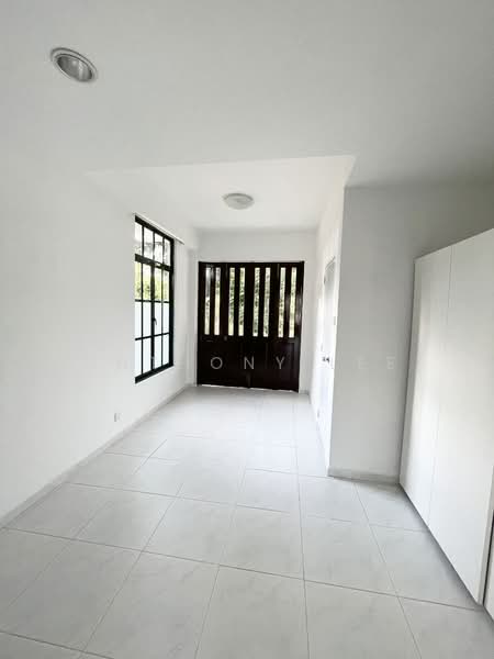 Semi-Detached Home at Greenleaf Place, Semi-Detached House at Greenleaf Place, 5 Bedrooms, 4,500 sqft, Semi-Detached House For Rent, by Anthony Lee, 500114671 - Entrance - PropertyGuru.com.sg