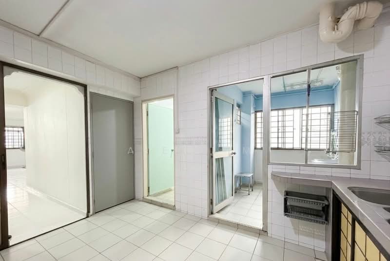 364 Woodlands Avenue 5, 364 Woodlands Avenue 5, 3 Bedrooms, 1,129 sqft, HDB Flat For Sale, by Alex Lim, 500114672 - Kitchen - PropertyGuru.com.sg