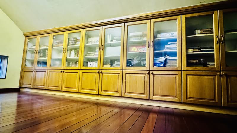 Jalan Kelulut, Jalan Kelulut, Yio Chu Kang, D28 Seletar / Yio Chu Kang, 8 Bedrooms, 4,112 sqft, Semi-Detached House For Sale, by Ken Lim, 500114674 - Study - PropertyGuru.com.sg