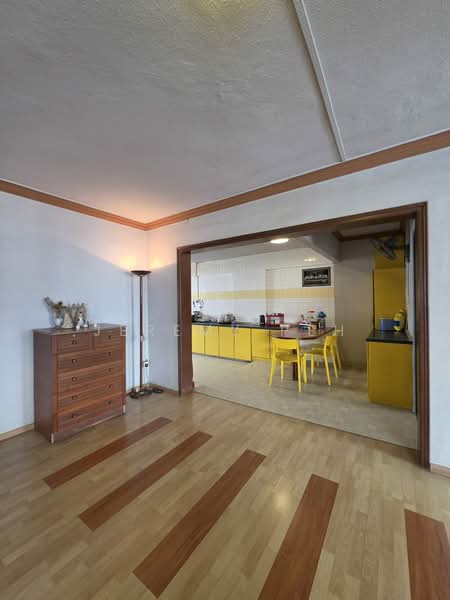 267 Tampines Street 21, 267 Tampines Street 21, 3 Bedrooms, 1,227 sqft, HDB Flat For Sale, by Jeremy Peh, 500114679 - Living Room - PropertyGuru.com.sg