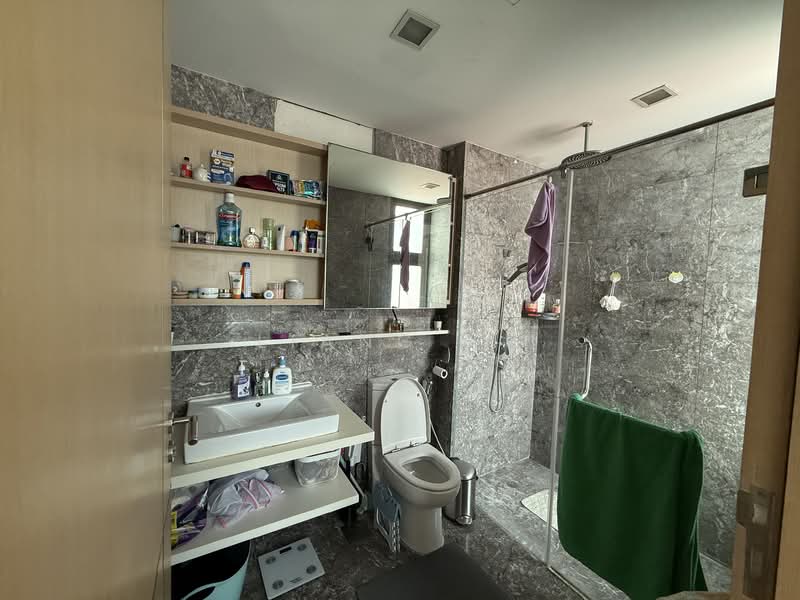 Stillz Residence, 21 Lorong 108 Changi, 2 Bedrooms, 829 sqft, Apartment For Sale, by Liang Xu, 500114683 - Master Bathroom - PropertyGuru.com.sg