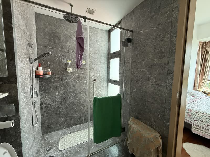 Stillz Residence, 21 Lorong 108 Changi, 2 Bedrooms, 829 sqft, Apartment For Sale, by Liang Xu, 500114683 - Master Bathroom - PropertyGuru.com.sg