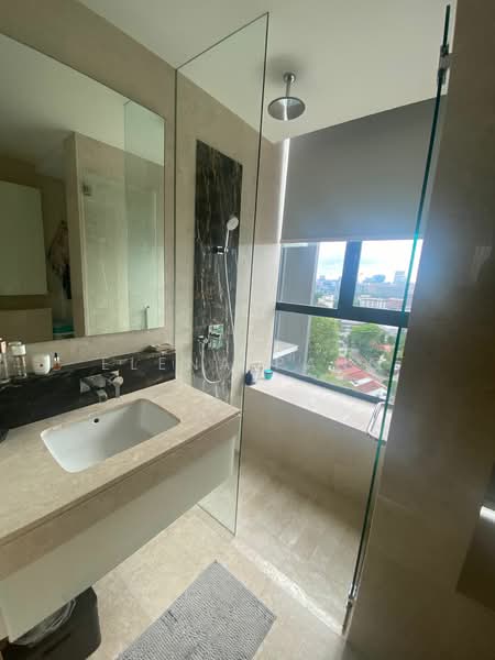 Parvis, 18 Holland Hill, 2 Bedrooms, 990 sqft, Condominium For Rent, by Elena Pang, 500114691 - Bathroom - PropertyGuru.com.sg