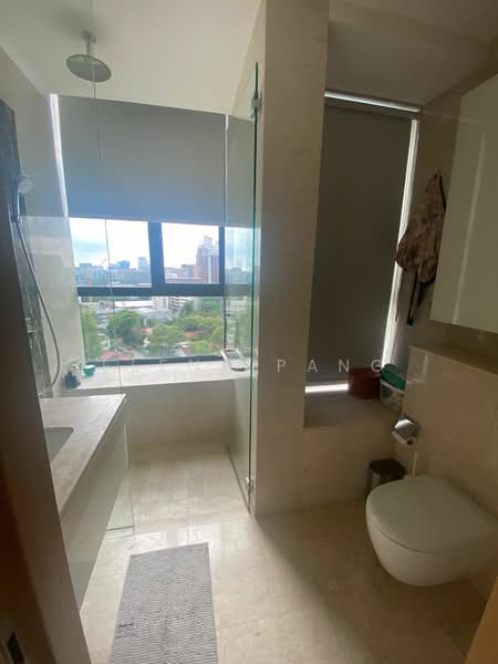 Parvis, 18 Holland Hill, 2 Bedrooms, 990 sqft, Condominium For Rent, by Elena Pang, 500114691 - Bathroom - PropertyGuru.com.sg