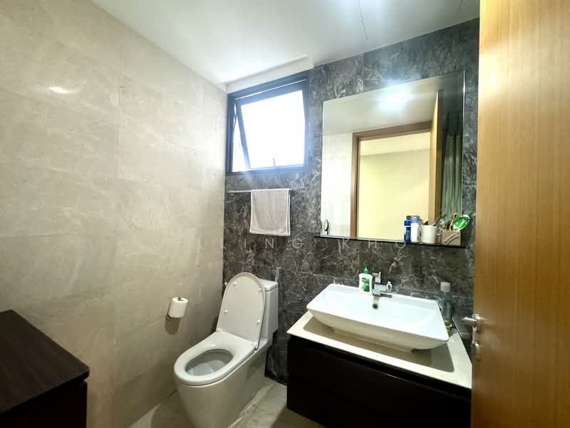 Waterfront Isle, 738 Bedok Reservoir Road, 3 Bedrooms, 1,259 sqft, Condominium For Sale, by Jialing Kho, 500114695 - Bathroom - PropertyGuru.com.sg