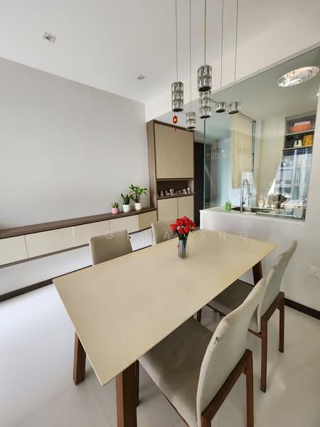 Lake Grande, 6 Jurong Lake Link, 3 Bedrooms, 947 sqft, Condominium For Sale, by Angela Sng, 500114717 - Dining Room - PropertyGuru.com.sg