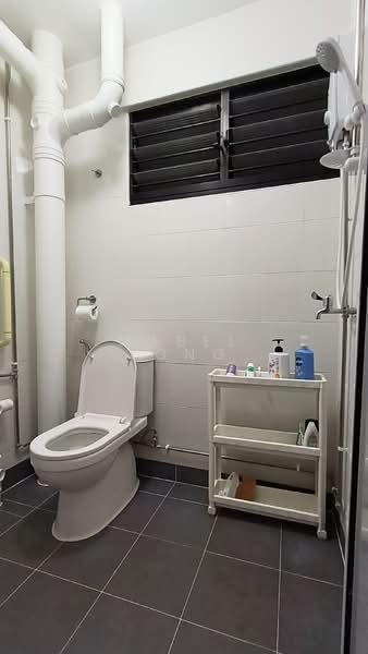 226 Serangoon Avenue 4, 226 Serangoon Avenue 4, Room Rental, 150 sqft, HDB Flat For Rent, by Mabel Yong, 500114727 - Bathroom - PropertyGuru.com.sg