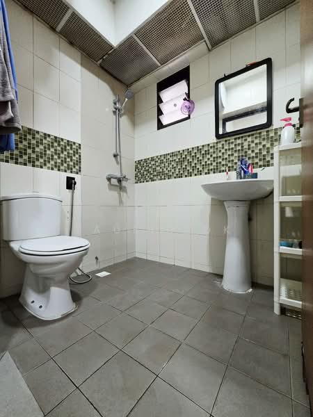 868A Tampines Avenue 8, 868A Tampines Avenue 8, 2 Bedrooms, 721 sqft, HDB Flat For Sale, by Taufid OK, 500114736 - Bathroom - PropertyGuru.com.sg