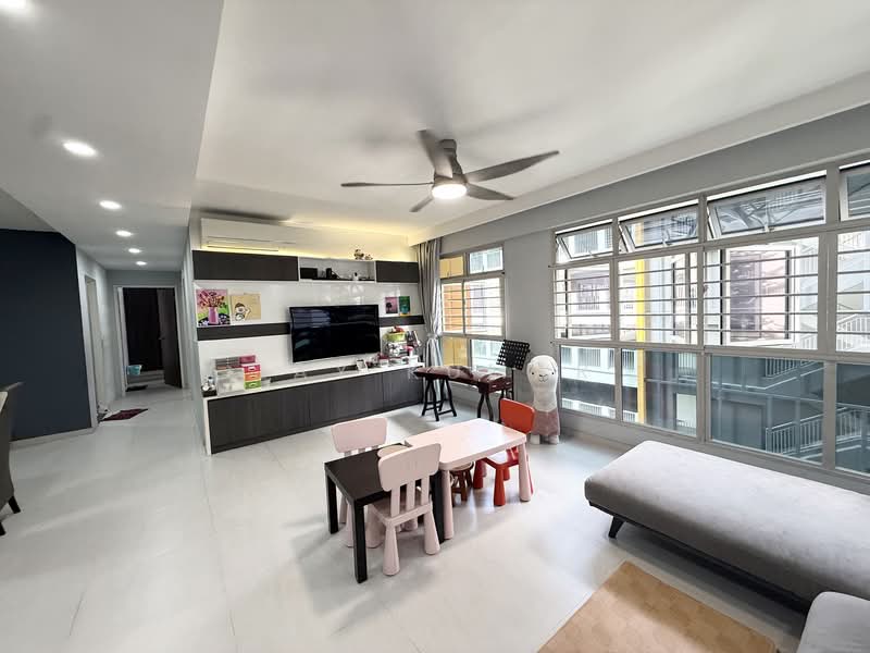 216D Compassvale Drive, 216D Compassvale Drive, 3 Bedrooms, 1,206 sqft, HDB Flat For Sale, by Jay Kumar, 500114741 - Living Room - PropertyGuru.com.sg