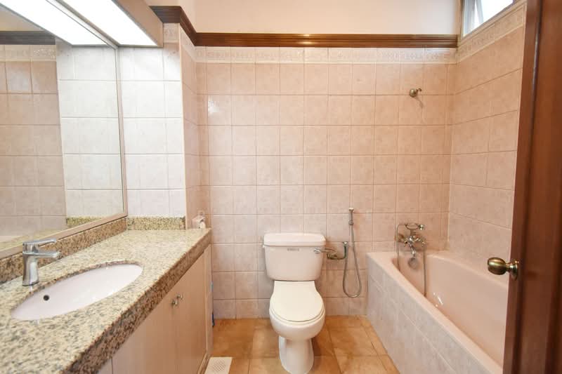 Detached at Mount Sinai Lane, , 5 Bedrooms, 7,500 sqft, Detached House For Sale, by Brina Lee, 500114752 - Bathroom - PropertyGuru.com.sg