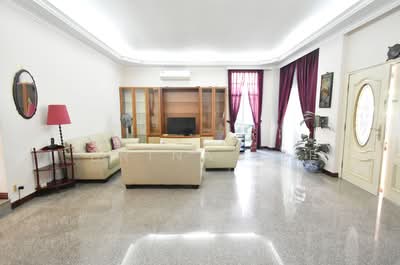 For Sale - Detached at Mount Sinai Lane