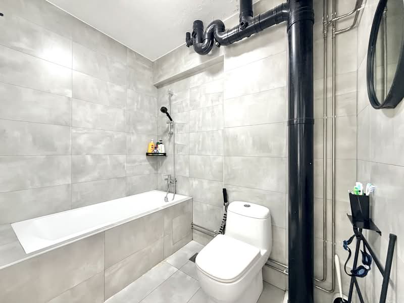 370 Tampines Street 34, 370 Tampines Street 34, 3 Bedrooms, 1,076 sqft, HDB Flat For Sale, by Fatin Amira, 500114767 - Bathroom - PropertyGuru.com.sg