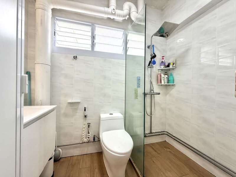 370 Tampines Street 34, 370 Tampines Street 34, 3 Bedrooms, 1,076 sqft, HDB Flat For Sale, by Fatin Amira, 500114767 - Bathroom - PropertyGuru.com.sg