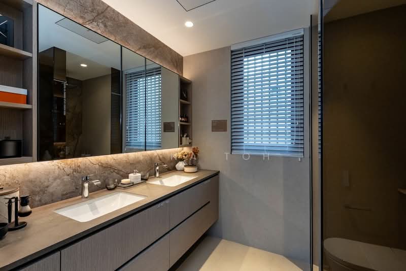 Nava Grove, 38 Pine Grove, 2 Bedrooms, 700 sqft, Condominium For Sale, by Li Na Toh, 500114787 - Bathroom - PropertyGuru.com.sg