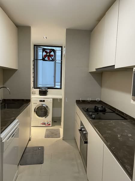 The Crest, 101 Prince Charles Crescent, 3 Bedrooms, 1,216 sqft, Condominium For Rent, by Angel Luo, 500114800 - Kitchen - PropertyGuru.com.sg