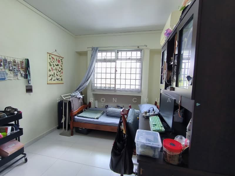 668A Jurong West Street 64, 668A Jurong West Street 64, 3 Bedrooms, 914 sqft, HDB Flat For Sale, by Sharon Chua, 500114819 - Bedroom - PropertyGuru.com.sg
