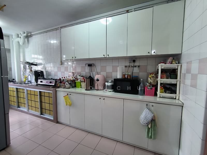 668A Jurong West Street 64, 668A Jurong West Street 64, 3 Bedrooms, 914 sqft, HDB Flat For Sale, by Sharon Chua, 500114819 - Kitchen - PropertyGuru.com.sg