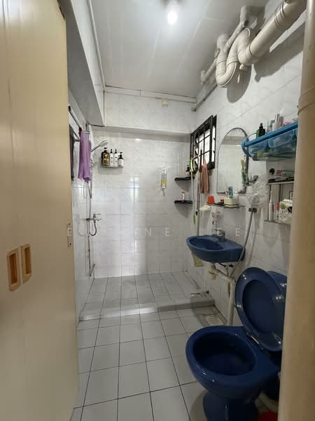 517C Jurong West Street 52, 517C Jurong West Street 52, 3 Bedrooms, 1,237 sqft, HDB Flat For Sale, by Eugene Lee, 500114828 - Bathroom - PropertyGuru.com.sg