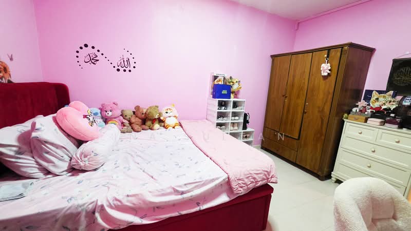 135 Bedok Reservoir Road, 135 Bedok Reservoir Road, 3 Bedrooms, 904 sqft, HDB Flat For Sale, by Ina Sultan, 500114832 - Bedroom - PropertyGuru.com.sg