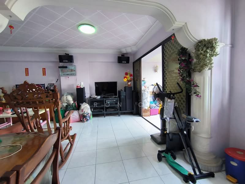 688 Jurong West Central 1, 688 Jurong West Central 1, 3 Bedrooms, 1,291 sqft, HDB Flat For Sale, by Sharon Chua, 500114841 - Living Room - PropertyGuru.com.sg