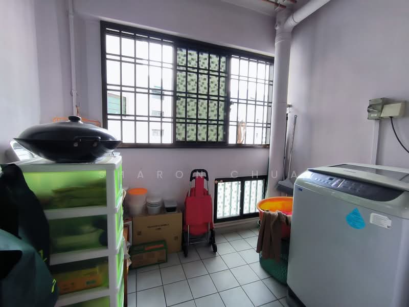 688 Jurong West Central 1, 688 Jurong West Central 1, 3 Bedrooms, 1,291 sqft, HDB Flat For Sale, by Sharon Chua, 500114841 - Yard - PropertyGuru.com.sg