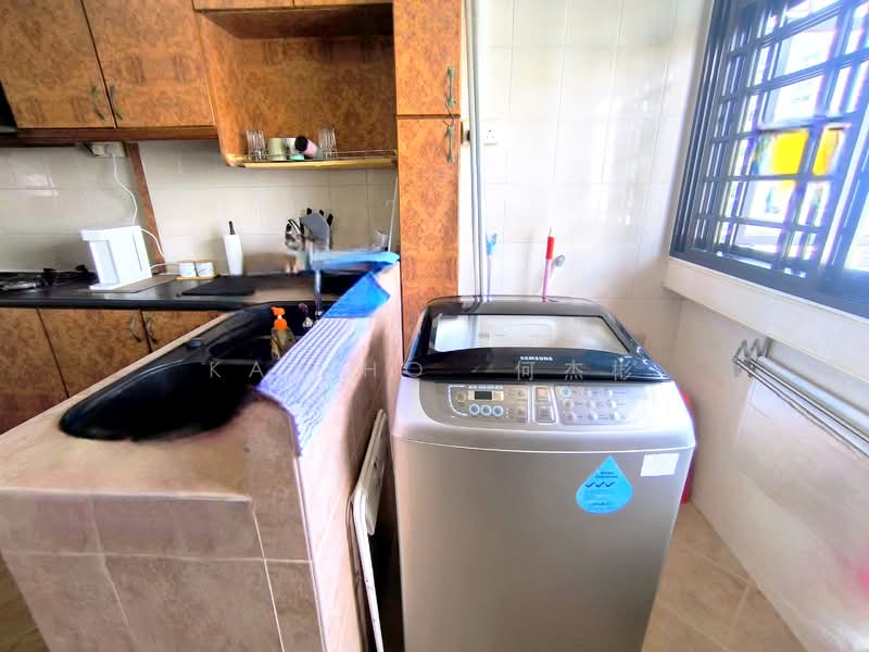 228 Lorong 8 Toa Payoh, 228 Lorong 8 Toa Payoh, Room Rental, 130 sqft, HDB Flat For Rent, by Kay HO  何杰彬, 500114845 - Kitchen - PropertyGuru.com.sg