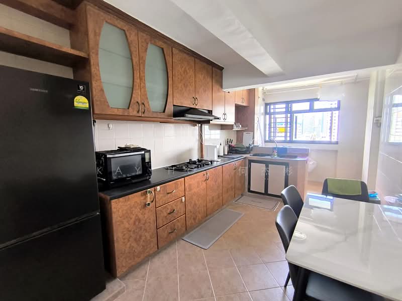 228 Lorong 8 Toa Payoh, 228 Lorong 8 Toa Payoh, Room Rental, 130 sqft, HDB Flat For Rent, by Kay HO  何杰彬, 500114845 - Kitchen - PropertyGuru.com.sg