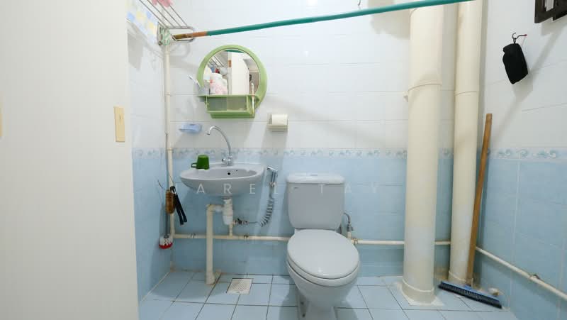 144 Lorong 2 Toa Payoh, 144 Lorong 2 Toa Payoh, Room Rental, 250 sqft, HDB Flat For Rent, by Jarel Tay, 500114847 - Bathroom - PropertyGuru.com.sg