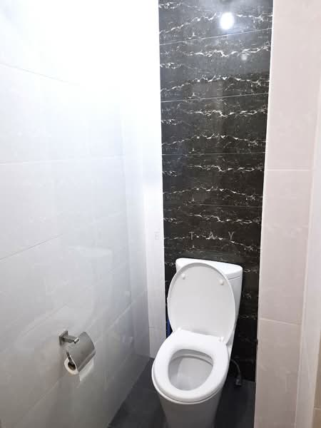 Frankel Estate, 3 Hartley Grove, 8 Bedrooms, 3,900 sqft, Detached House For Sale, by Alice Tay, 500114855 - Bathroom - PropertyGuru.com.sg