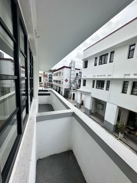 Tiong Bahru Estate, 58 Seng Poh Road, 3 Bedrooms, 775 sqft, Apartment For Rent, by MH Goh, 500114859 - Balcony - PropertyGuru.com.sg