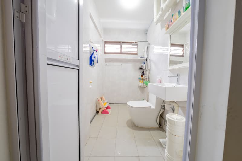 271 Bishan Street 24, 271 Bishan Street 24, 3 Bedrooms, 1,119 sqft, HDB Flat For Sale, by Kai Mun, 500114863 - Bathroom - PropertyGuru.com.sg