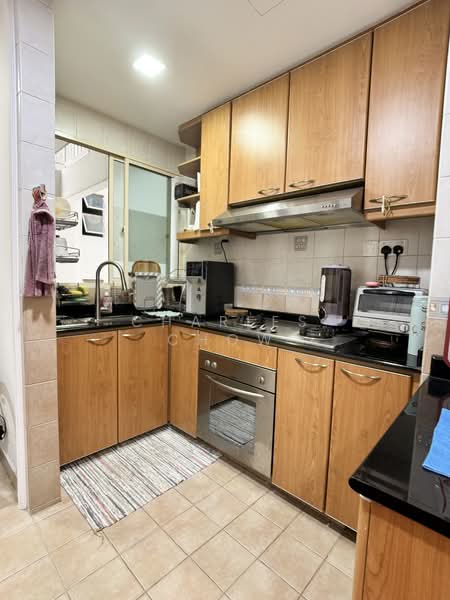 Yishun Sapphire, 50 Canberra Drive, 3 Bedrooms, 1,206 sqft, Condominium For Sale, by Charles Chow, 500114865 - Kitchen - PropertyGuru.com.sg